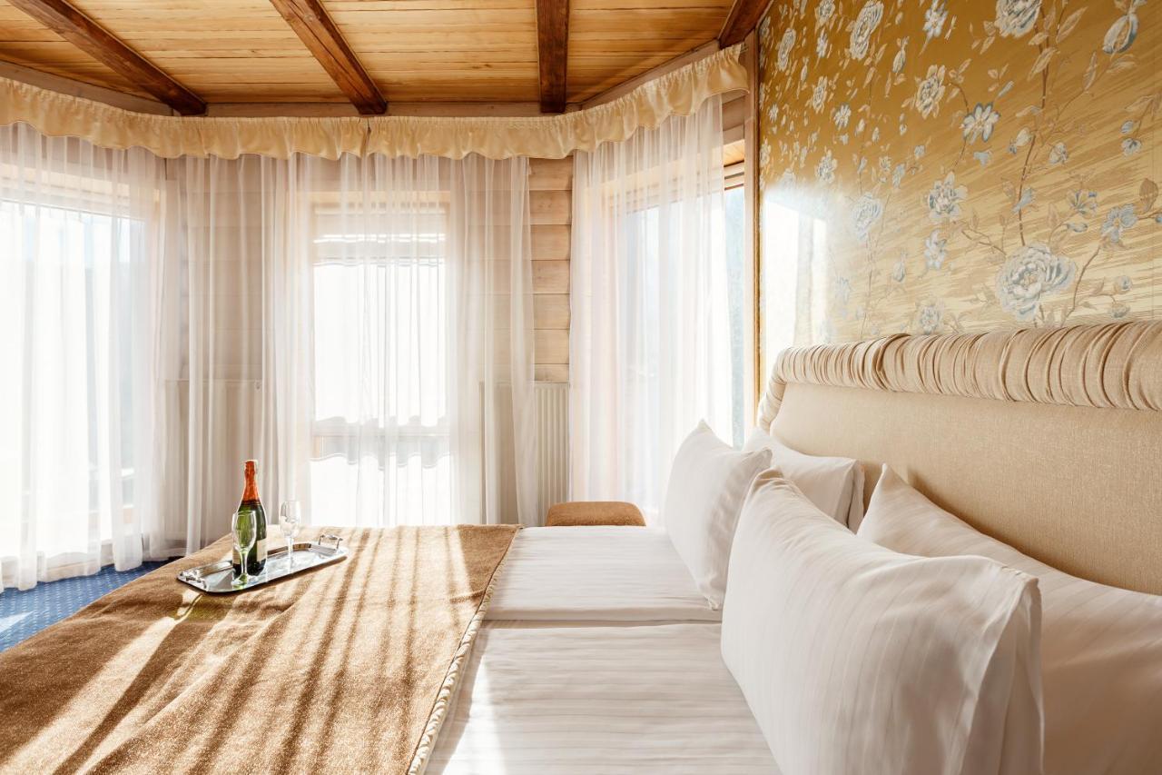 Korona Hotel&Spa บูโคเวล ภายนอก รูปภาพ