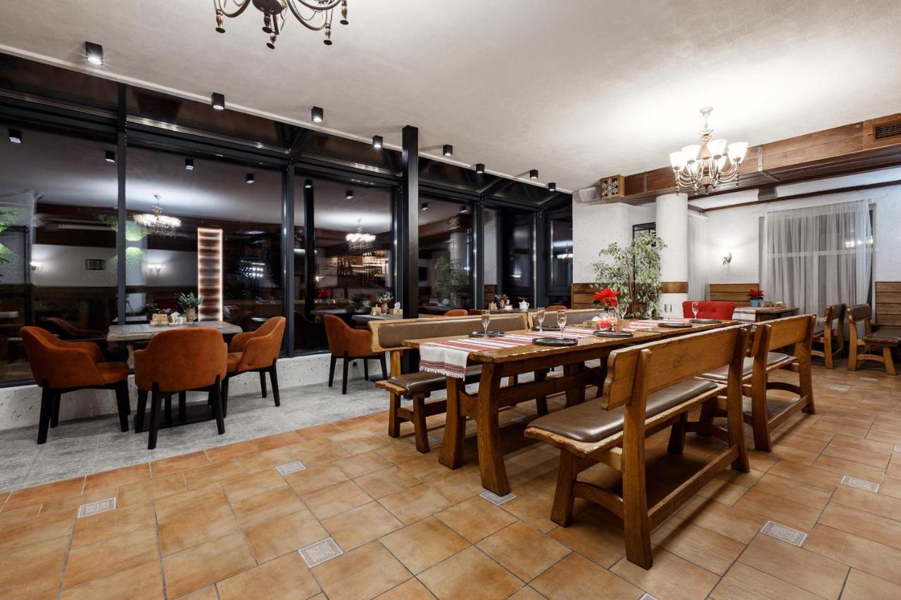 Korona Hotel&Spa บูโคเวล ภายนอก รูปภาพ