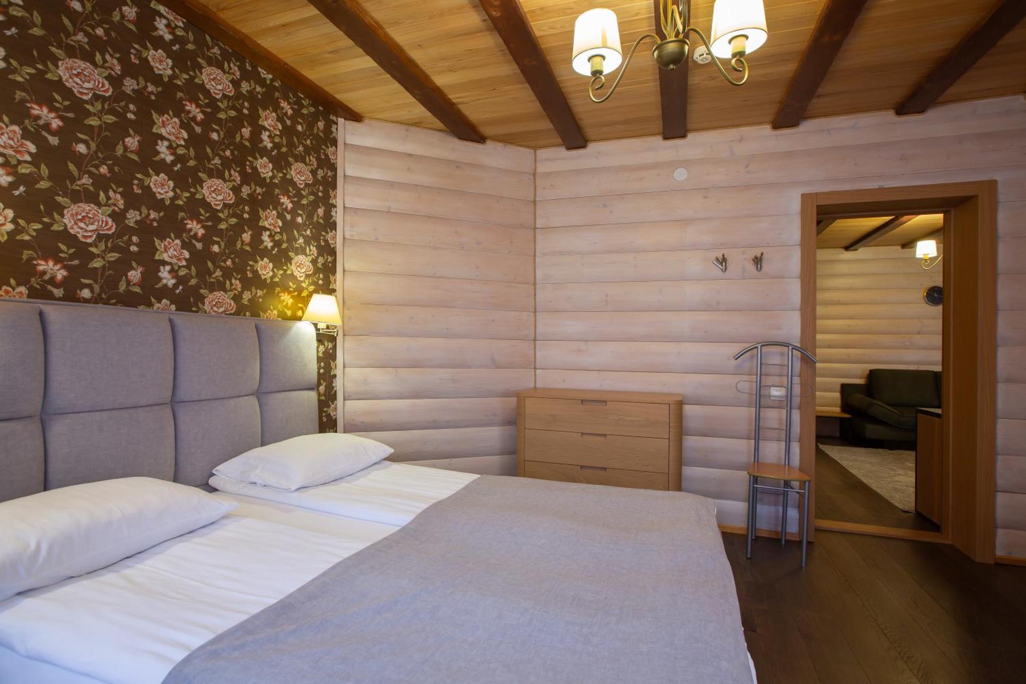 Korona Hotel&Spa บูโคเวล ภายนอก รูปภาพ