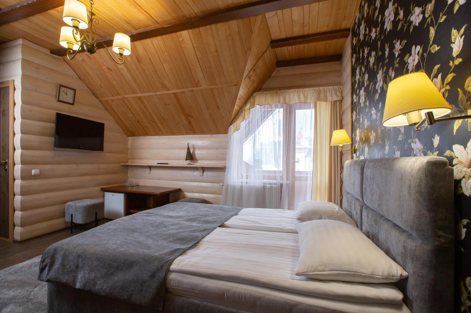 Korona Hotel&Spa บูโคเวล ภายนอก รูปภาพ